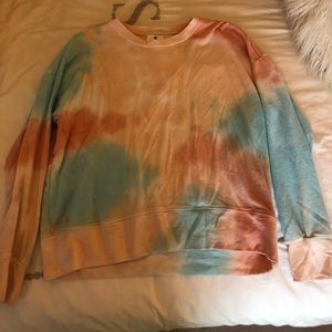 Woman’s Sundry Sweater
